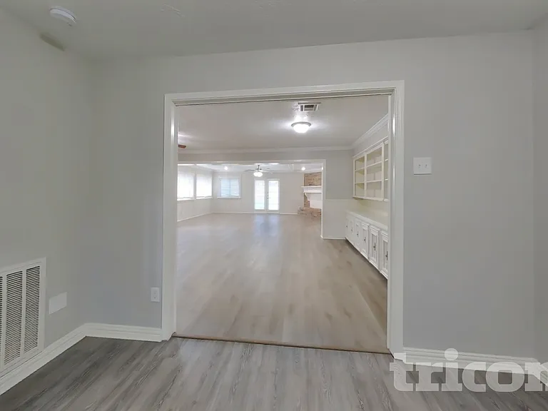 2307 Hilton Head Dr — Photo 3