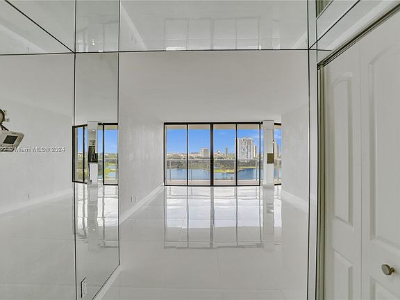 5th image of 20281 E Country Club Dr APT 1011