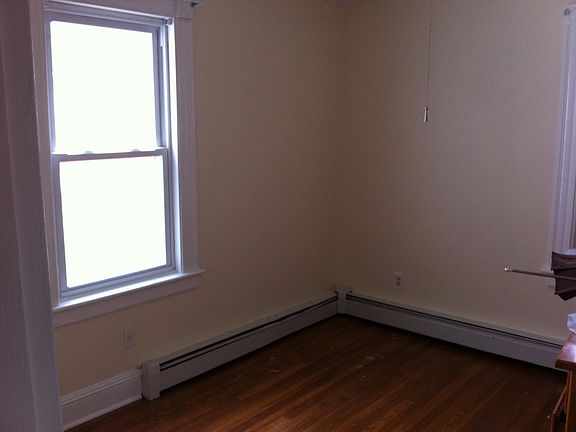 3rd image of 301 Berkeley Rd Floor 1