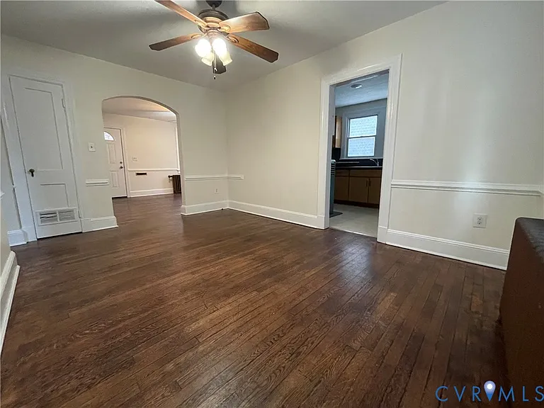 211 Jefferson Ave — Photo 5