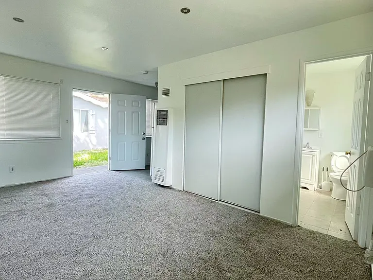 1705 Kenwood St #D — Photo 5