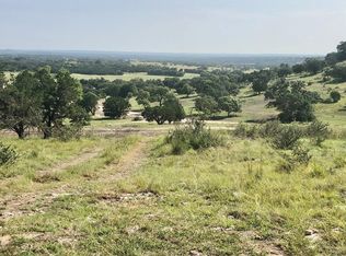 5 Old Comfort Rd, Fredericksburg, TX 78624