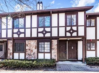 3009 Stowe Ln, Mahwah, NJ 07430