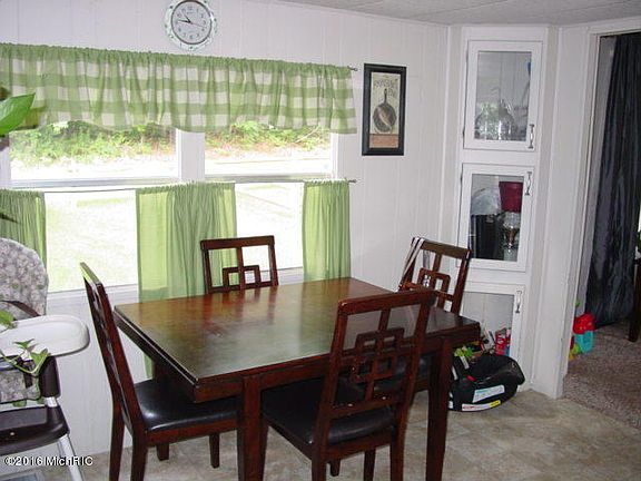 5th image of 59 W Pickerel Lake Dr