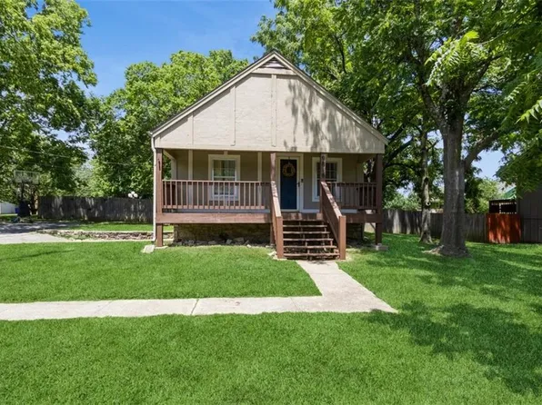 9816 W 51st St, Merriam, KS 66203