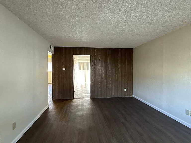 3223 — Photo 2