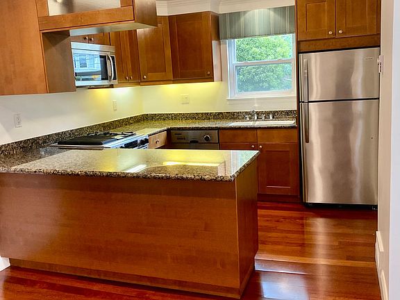 2nd image of 1380 Greenwich St APT 401