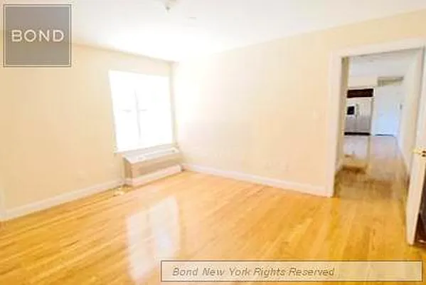 Sold by Bond New York | media 5