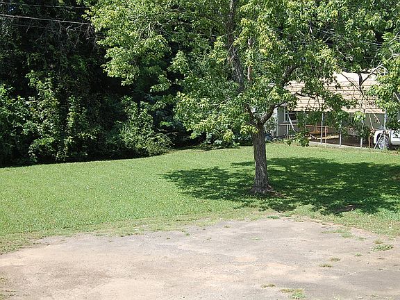 3rd image of 3341 Wilson Ave