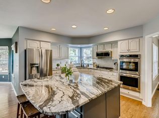 907 Shadowstone Dr, Highlands Ranch, CO 80129