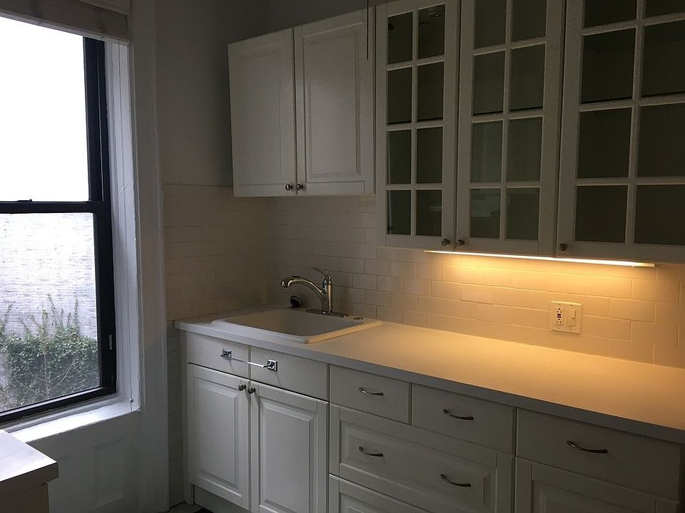 1st image of 206 Prospect Park W #3RR