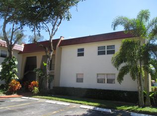 224 Lake Frances Dr, West Palm Beach, FL 33411