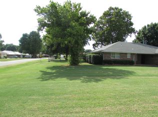 631 S Clear Springs Rd, Mustang, OK 73064