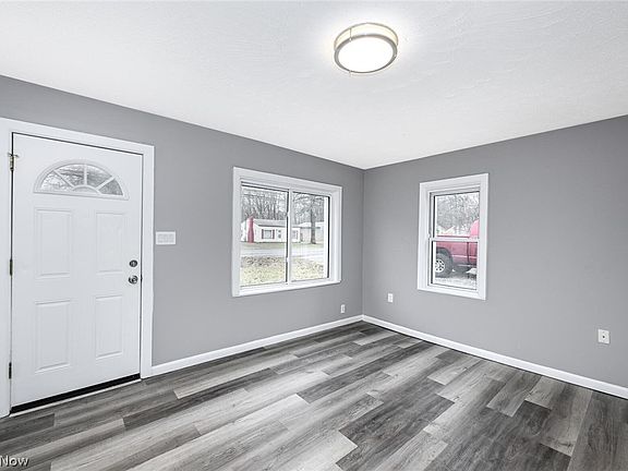 5th image of 2255 Lake Rd