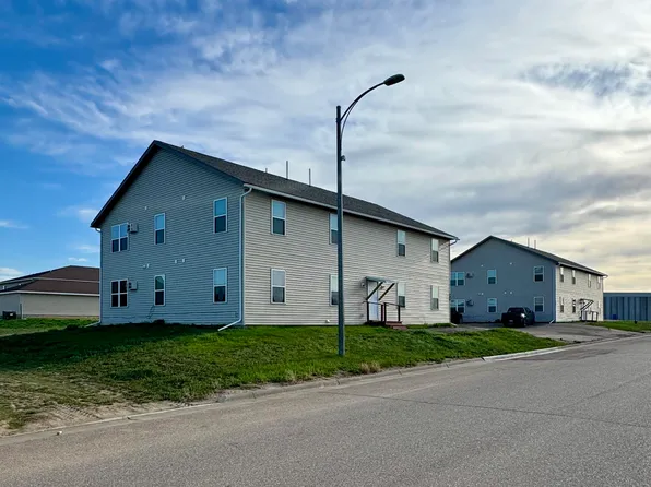 202 & 206 10th Ave SE, Crosby, ND 58730