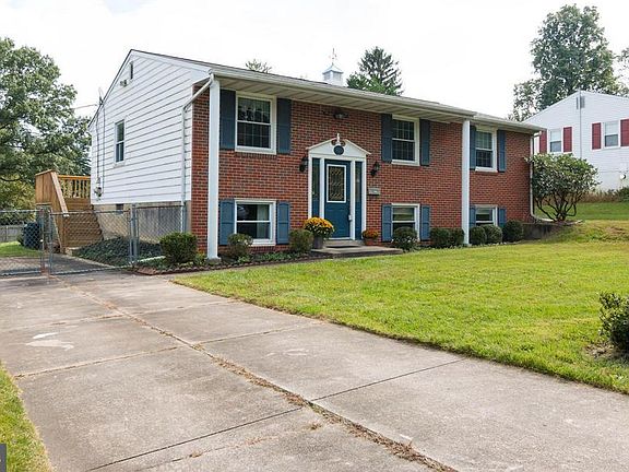 2nd image of 505 Sacred Heart Ln