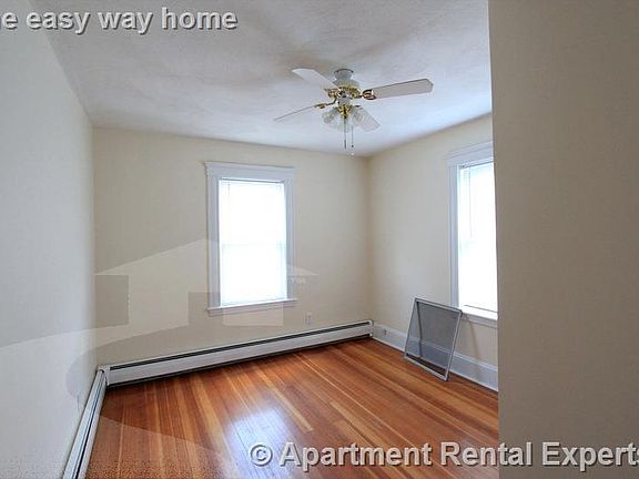 5th image of 544 Main St Floor 1