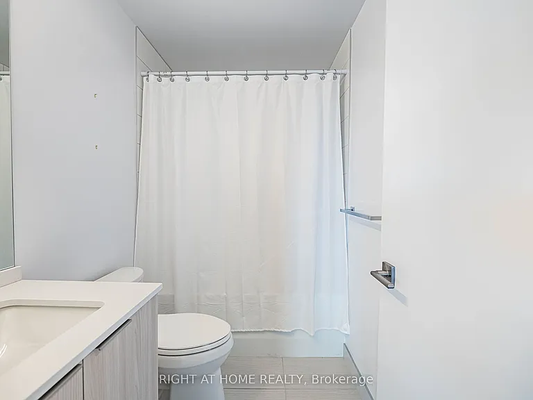 4208 Dundas St W #513 — Photo 17