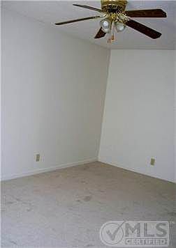 2nd image of 808 Golfview Pl APT D