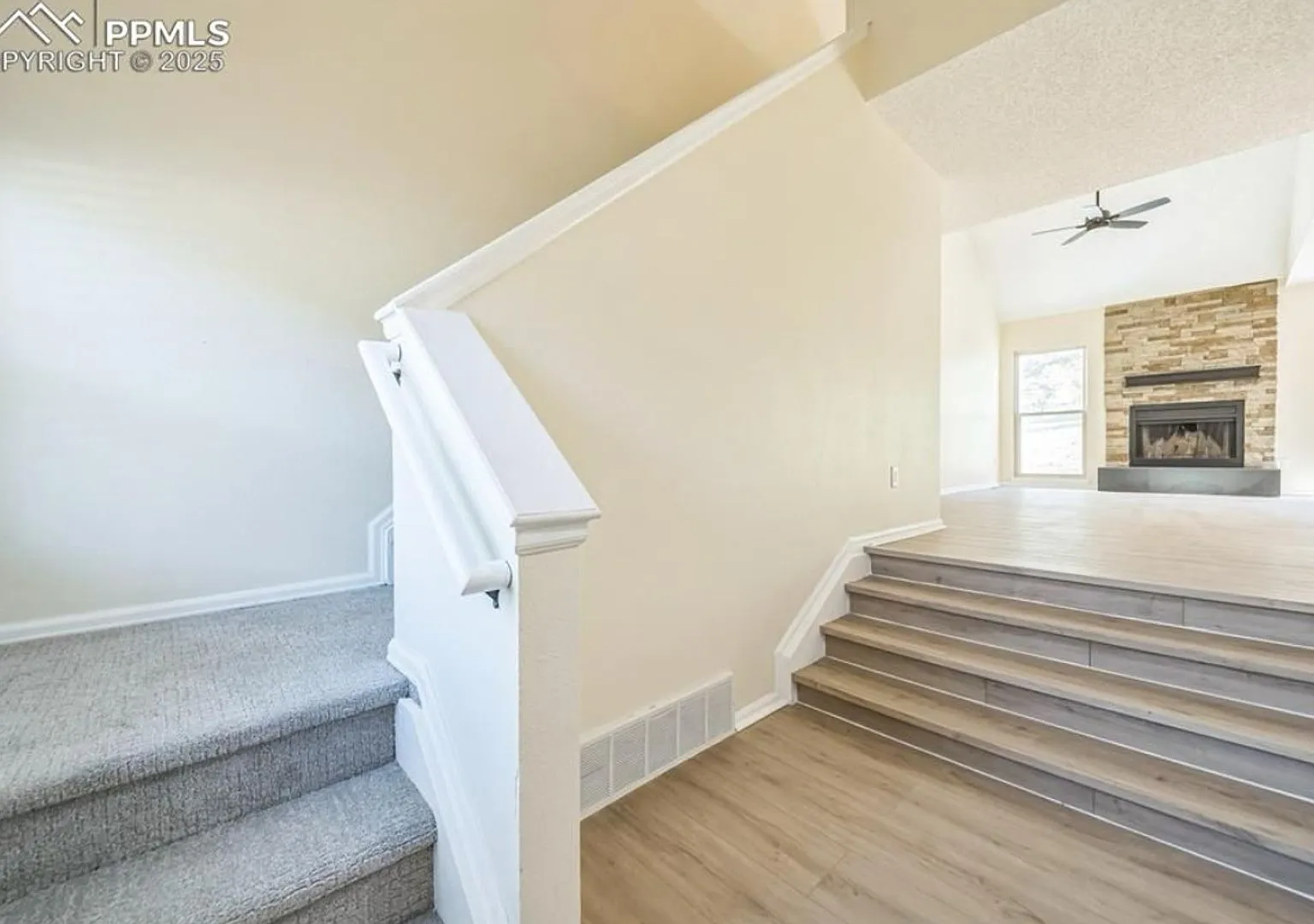 Renovated Green Mountain Falls Townhomes — Photo 4