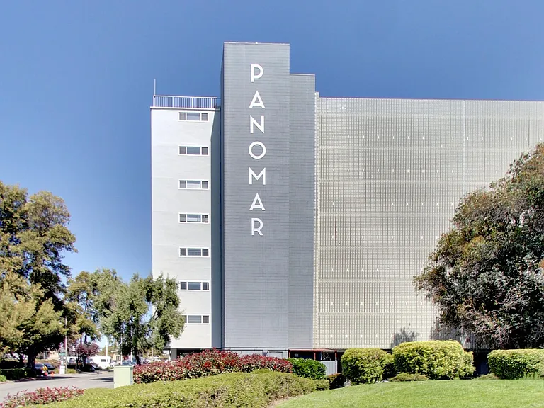 Panomar Luxury Apartments — Photo 10