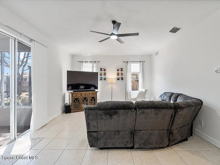 356 Olster St SW — Photo 17