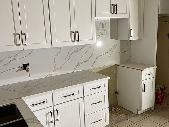 2nd image of 5646 Satsuma Ave