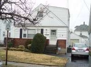 25 Poplar St, West Hempstead, NY 11552