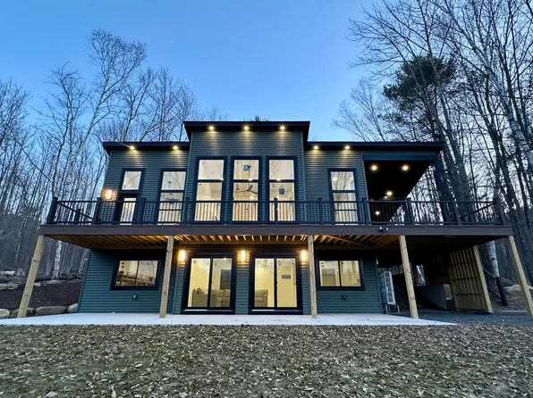 10 Preston Street, Wilton, ME 04294