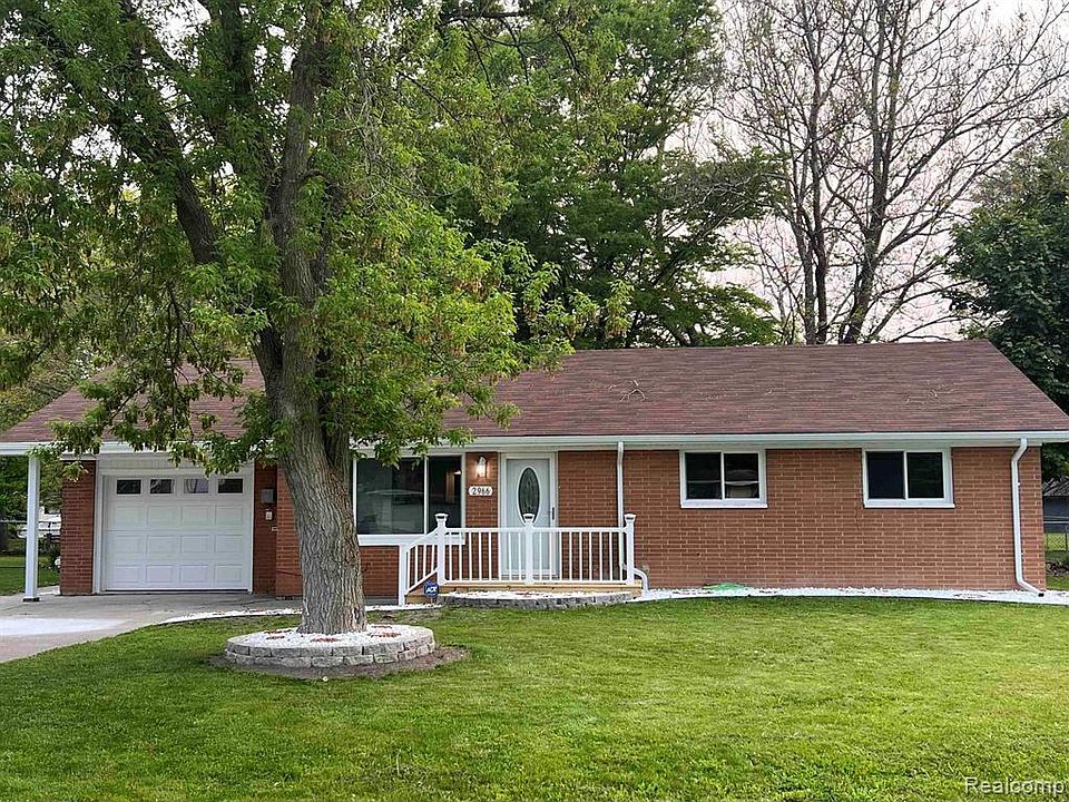 1st image of 2966 Burlington Dr