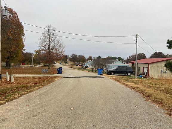 5th image of 255 Twin Lake Dr