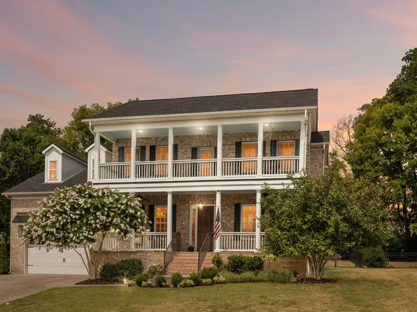 1389 Round Hill Ln, Spring Hill, TN 37174