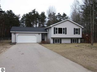 3188 Nimrod Rd, Traverse City, MI 49684