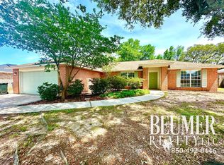 1063 Oak View Dr, Pensacola, FL 32506