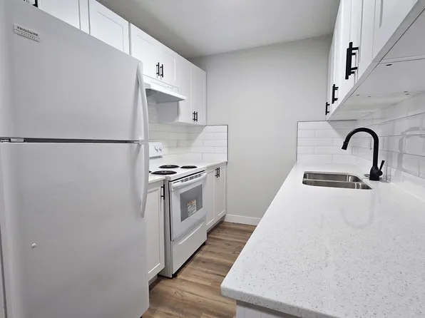 7 Poirier Ave, Saint Albert, AB T8N 4B5