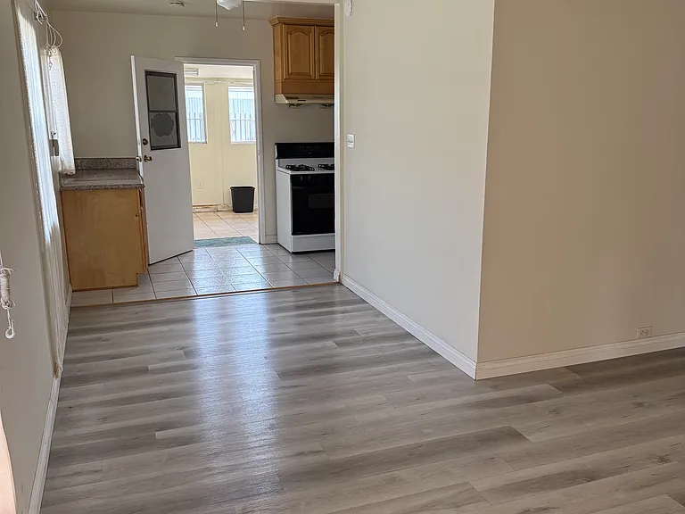 319 W Riggin St #1 — Photo 6