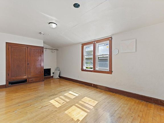 3rd image of 333 N 36th STREET