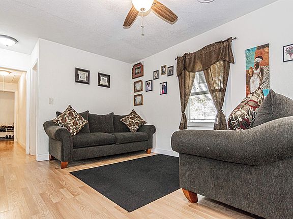 5th image of 903 W 5th St