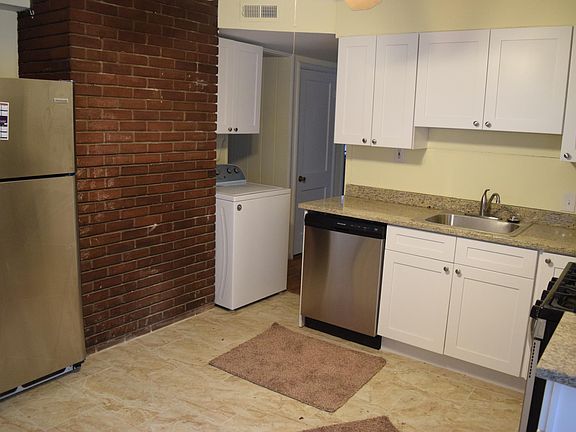 3rd image of 5915 Crawford Dr