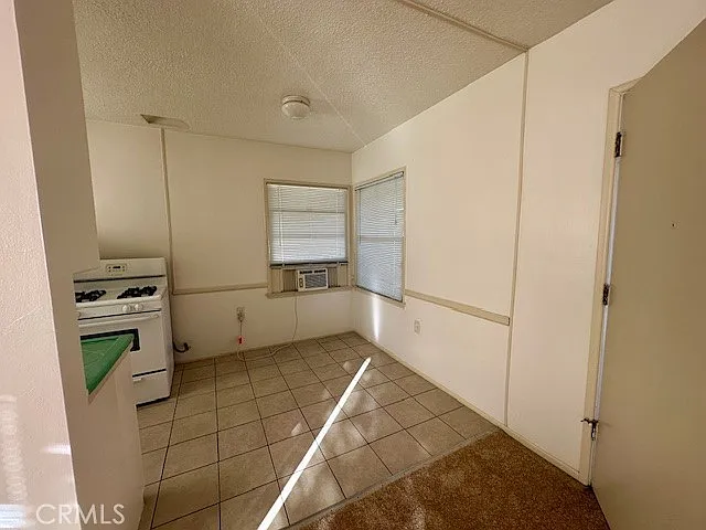 970 Elden Ave #6 — Photo 5