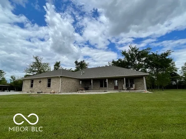 11898 N 200 W, Fountaintown, IN 46130