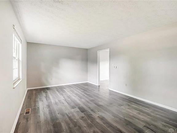 4th image of 5645 Powell Rd