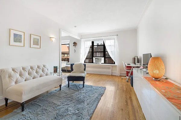 Sold by Compass | media 19