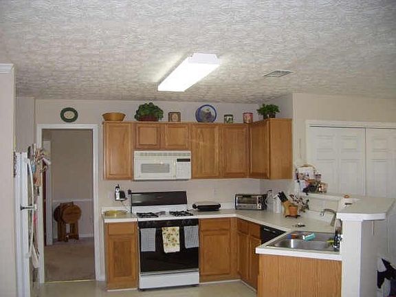 Spacious Kitchen