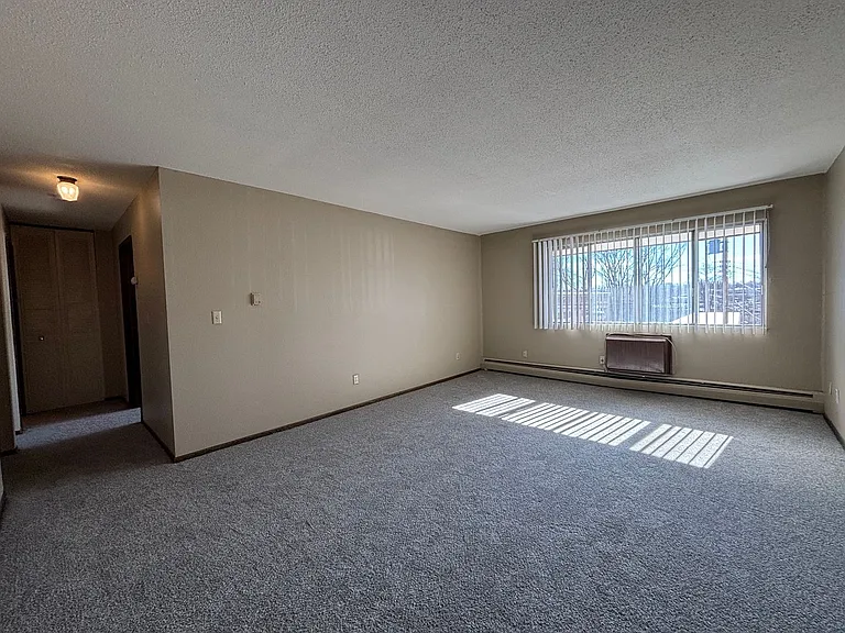 41 Arlington Ave West — Photo 6