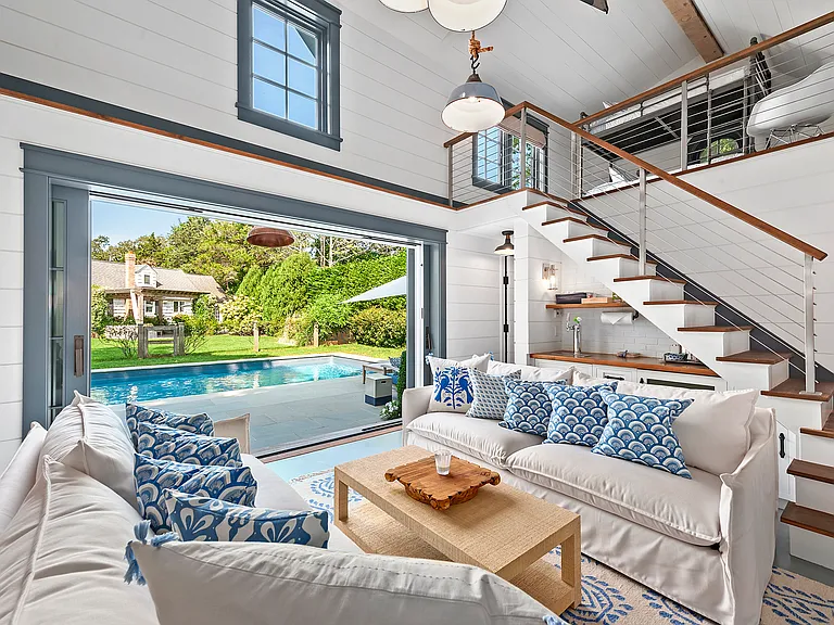 6 Wooleys Dr — Photo 1