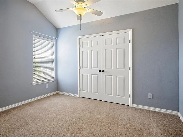 2413 Aberdeen Ave — Photo 7