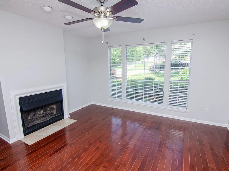 5736 Brentwood Meadows Cir — Photo 3