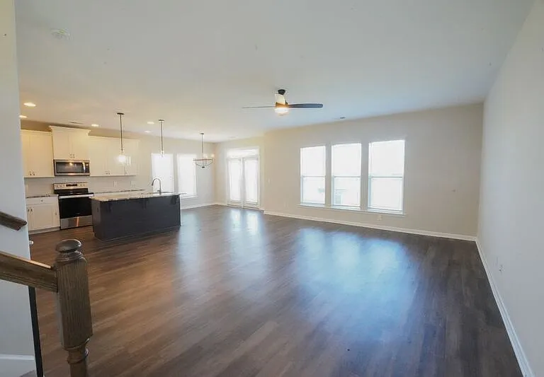 165 Greyfield Cir — Photo 6