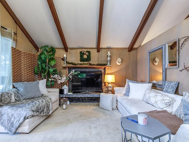 8 Frost Rd — Photo 10